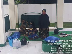 Banjir di Pondok Labu Jaksel, 2 Keluarga Mengungsi di Musala