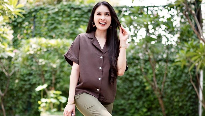 6 Ide Gaya Fashion Earth Tone Colour, Simpel Tapi Classy