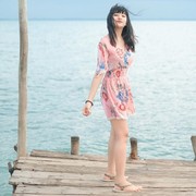 7 Inspirasi Holiday Outfit ala Ghea Indrawari, Chic Abis!