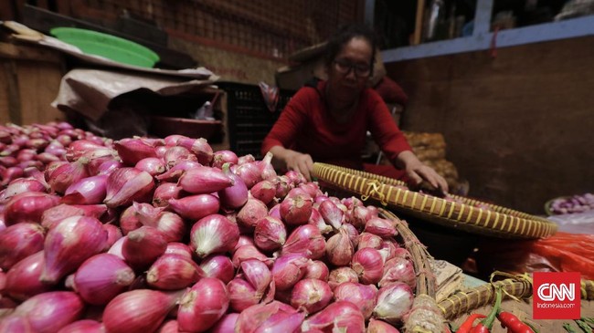 Harga rata-rata bawang merah tembus Rp51 ribu per kg pada Minggu (21/4). Di Papua Tengah, harga tembus Rp84 ribu per kg.