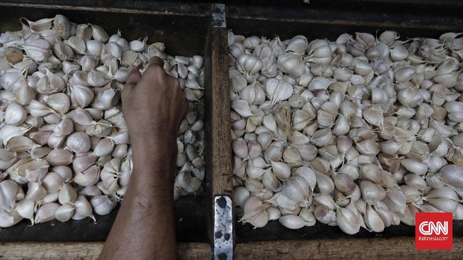 Harga sebagian besar pangan strategis naik pekan ini dipimpin oleh komoditas bawang putih ukuran sedang.