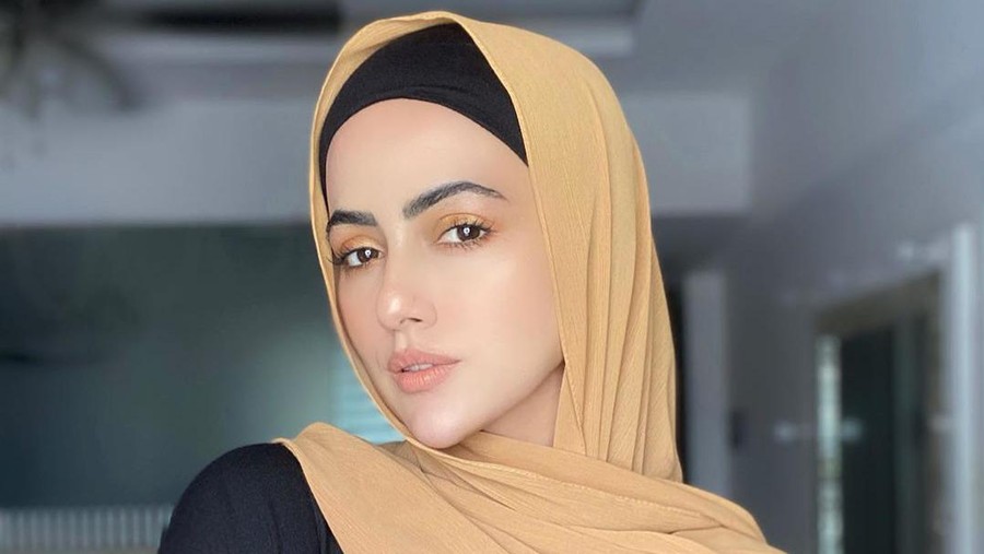 Hijrah, Sana Khan Pamit dari Dunia Hiburan Bollywood