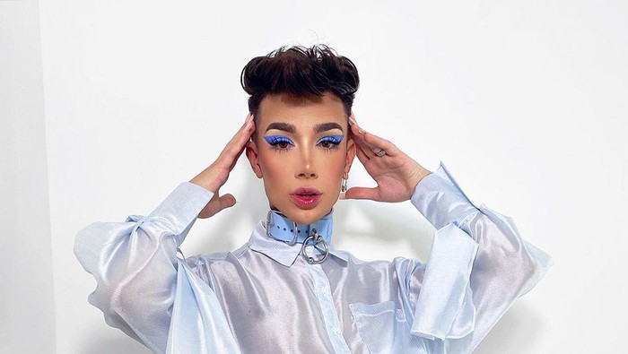 Siap-siap, Beauty Influencer James Charles akan Punya Brand Sendiri!