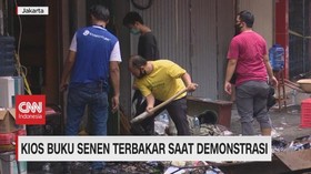 VIDEO: Kios Buku Terbakar & Dijarah Saat Demonstrasi