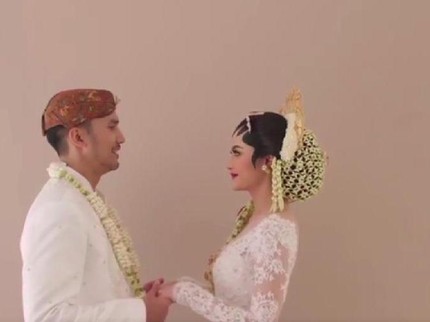 Presenter Tajir Ovi Dian Menikah, Fans Sebut Hari Patah Hati