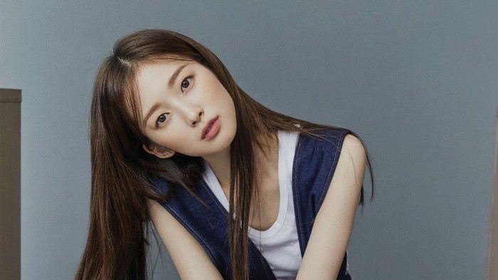 Potret Chic Arin Oh My Girl di Pemotretan '1st Look' Terbaru Potret Chic Arin Oh My Girl di Pemotretan '1st Look' Terbaru