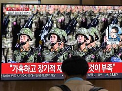 Korea Utara Pamerkan Rudal Balistik Raksasa Baru saat Parade Militer