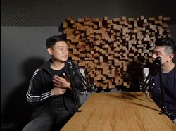 Bahas Masak Nyeleneh, Chef Arnold dan Bobon Jadi Trending Youtube