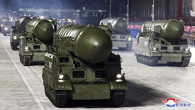 Amerika Serikat menyebut aksi Korea Utara memamerkan rudal balistik antarbenua terbaru (ICBM) sebagai tindakan 'mengecewakan'.