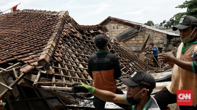 BPBD DKI melaporkan tak ada korban jiwa dalam longsor di Jalan Nangka Ujung No. 27 RT 005/RW 05. Kerugian ditaksir mencapai Rp1,5 miliar.