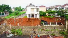 1.200 Orang Mengungsi Akibat Banjir dan Longsor di Jagakarsa
