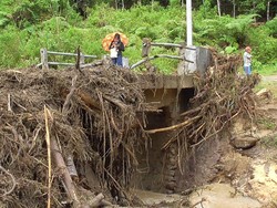 Banjir dan Longsor Terjang Mamasa Sulbar, 3 Dusun Terisolasi
