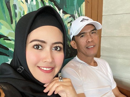 Meggy Wulandari Mesra dengan Suami Baru, Dibilang Lebay dan Norak