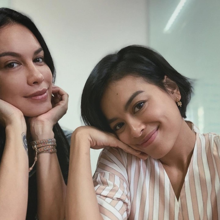 <p>Sama-sama cantik dan bertalenta, Sophia Latjuba dan Eva Celia benar-benar mirip bagai pinang dibelah dua. Menurut Bunda bagaimana? (Foto: Instagram @sophia_latjuba88)</p>
