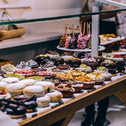 4 Jenis Snack Ini Picu Jerawat Kamu Menyebar Luas!