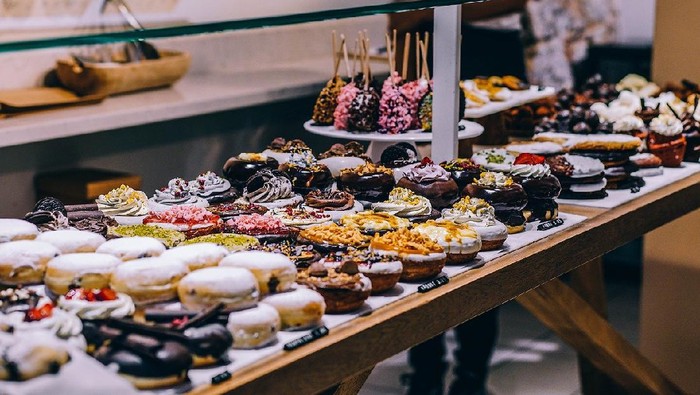 4 Jenis Snack Ini Picu Jerawat Kamu Menyebar Luas!