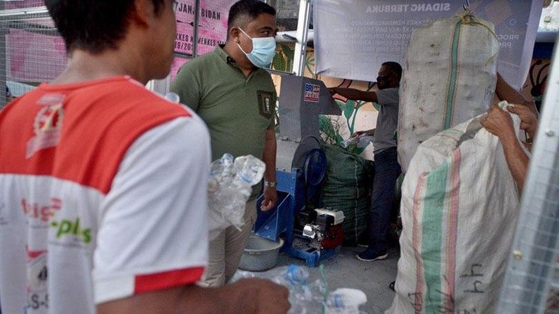 Hingga saat ini, sampah masih menjadi salah satu tantangan dan persoalan di masyarakat, terutama bagi mereka yang tinggal di wilayah perkotaan.