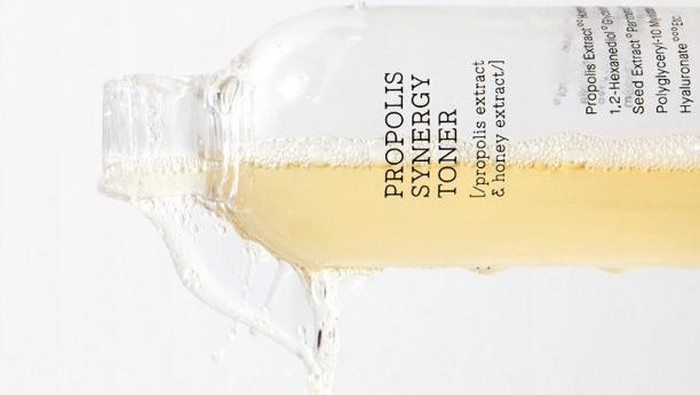 Review COSRX Full Fit Propolis Synergy Toner, Hydrating Toner untuk Kulit Berjerawat Review COSRX Full Fit Propolis Synergy Toner, Hydrating Toner untuk Kulit Berjerawat