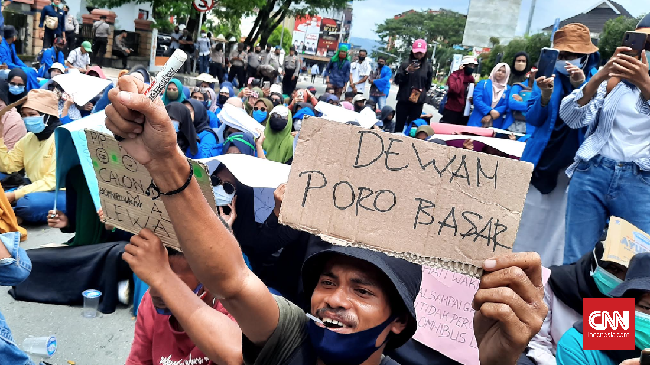 Polres Kota Ambon menetapkan 2 mahasiswa Universitas Pattimura jadi tersangka sementara 11 orang lainnya dipulangkan.