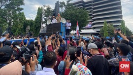Buruh Demo Omnibus Law, Ganjar Pranowo Ajak Goyang Dangdutan