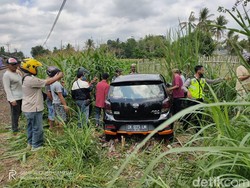 Sempat Keluar Sebelum Mobil Tertabrak Kereta Api, Satu Keluarga Selamat