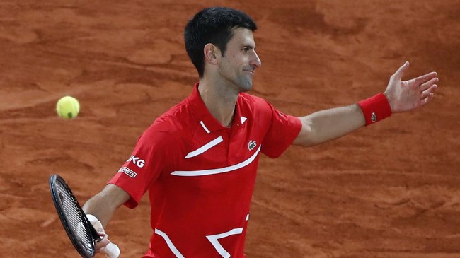 Novak Djokovic dan Naomi Osaka sama-sama lolos ke perempat final Australia Open usai mengandaskan lawan masing-masing di babak delapan besar.