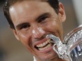 FOTO: Nadal Sejajar Federer Usai Juara Prancis Terbuka