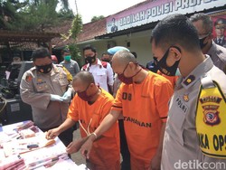 Cetak dan Edarkan Uang Palsu, 6 Pelaku Ditangkap Polisi di Cimahi