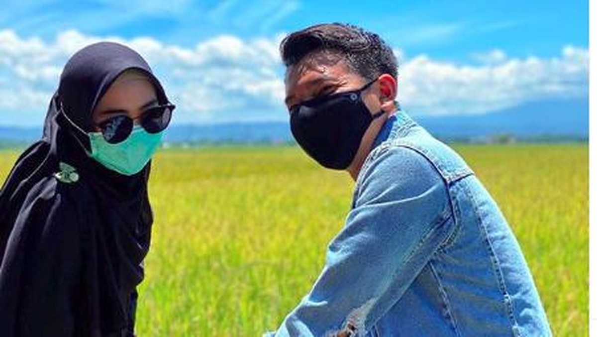 Ria Ricis dengan Reza Surya