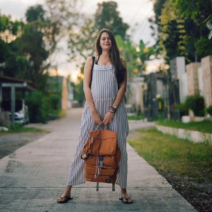 <p>Sedang hamil anak kedua, Sabai Morscheck tetap fashionable lho, Bunda. (Foto: Instagram @sabaidieter)</p>