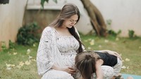 7 Foto Sabai Morscheck Hamil Anak Kedua, Makin Cantik dan Glowing