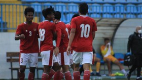 Momen Lucu Bek Hajduk 'Jadi Kiper' Tepis Peluang Gol Timnas