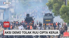 VIDEO: Aksi Demo Tolak RUU Cipta Kerja di Jakarta Ricuh