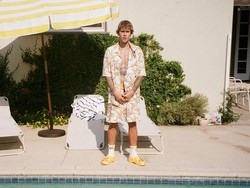 Justin Bieber Minta Fans Berhenti Satroni Rumahnya