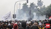 FOTO: Demo 1310 Tolak Omnibus Law Berakhir Ricuh Massa Aliansi Aliansi Nasional Anti Komunis (ANAK) NKRI menggelar aksi menolak omnibus law Cipta Kerja di Jakarta Pusat, Selasa (13/10).