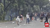 FOTO: Demo 1310 Tolak Omnibus Law Berakhir Ricuh Massa Aliansi Aliansi Nasional Anti Komunis (ANAK) NKRI menggelar aksi menolak omnibus law Cipta Kerja di Jakarta Pusat, Selasa (13/10).