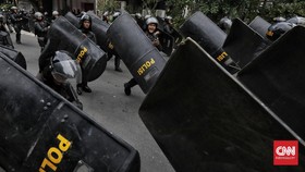 Polisi Bubarkan Demo Mahasiswa Purwokerto dengan Gas Air Mata