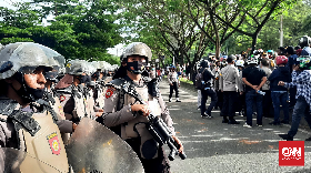 Polisi Belum Lepas 13 Mahasiswa Ambon Pedemo Omnibus Law