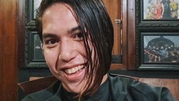 Pamer Gaya Rambut Baru, El Rumi Malah Disebut Mirip Jamet