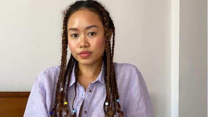 Inspirasi Hair Style untuk Rambut Keriting ala Influencer Agnes Oryza