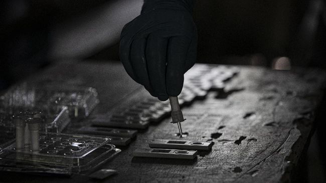 Bupati Sinjai Positif Covid-19 Berstatus Tanpa Gejala Bupati Sinjai, Sulawesi Selatan, Andi Seto Gadhista Asapa mengumumkan secara terbuka bahwa dirinya positif terpapar virus corona.