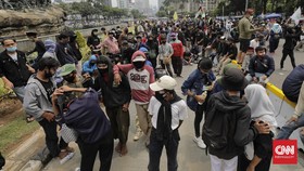 Bubarkan Demo Tolak Omnibus, Polisi Tangkap Sejumlah Orang
