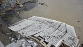 FOTO : Tiga Kecamatan di Garut Diterjang Banjir Bandang Banjir bandang menghamtan tiga kecamatan di Kabupaten Garut, Jawa Barat. Lebih dari seribu orang mengungsi karena rumah mereka terendam atau hanyut.
