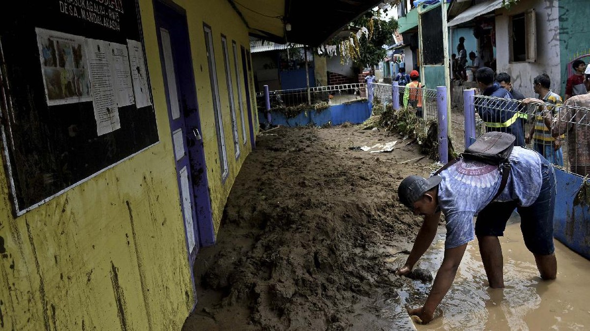 FOTO : Tiga Kecamatan di Garut Diterjang Banjir Bandang
