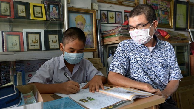 Kemdikbud menggelontorkan Rp155 miliar untuk Asesmen Nasional pengganti Ujian Nasional. Angka ini merosot dibanding anggaran yang diajukan Nadiem Makarim.