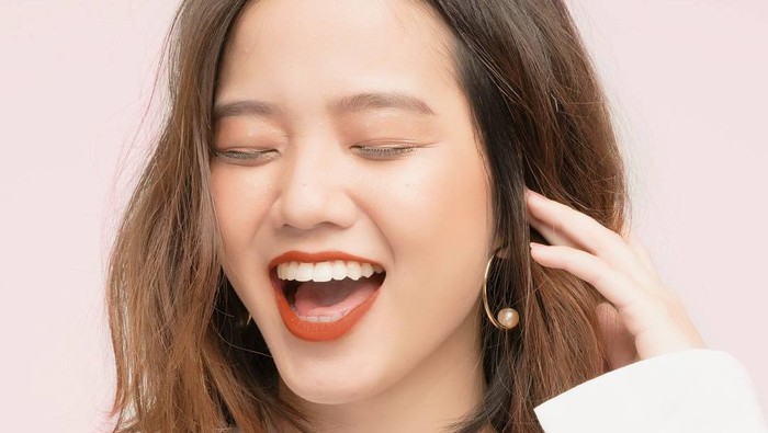 One Brand Make Up untuk Daily Look dengan Produk Lokal BLP One Brand Make Up untuk Daily Look dengan Produk Lokal BLP