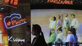 Salah Satu Perusahaan Logistik China Boikot Bawa Produk BTS