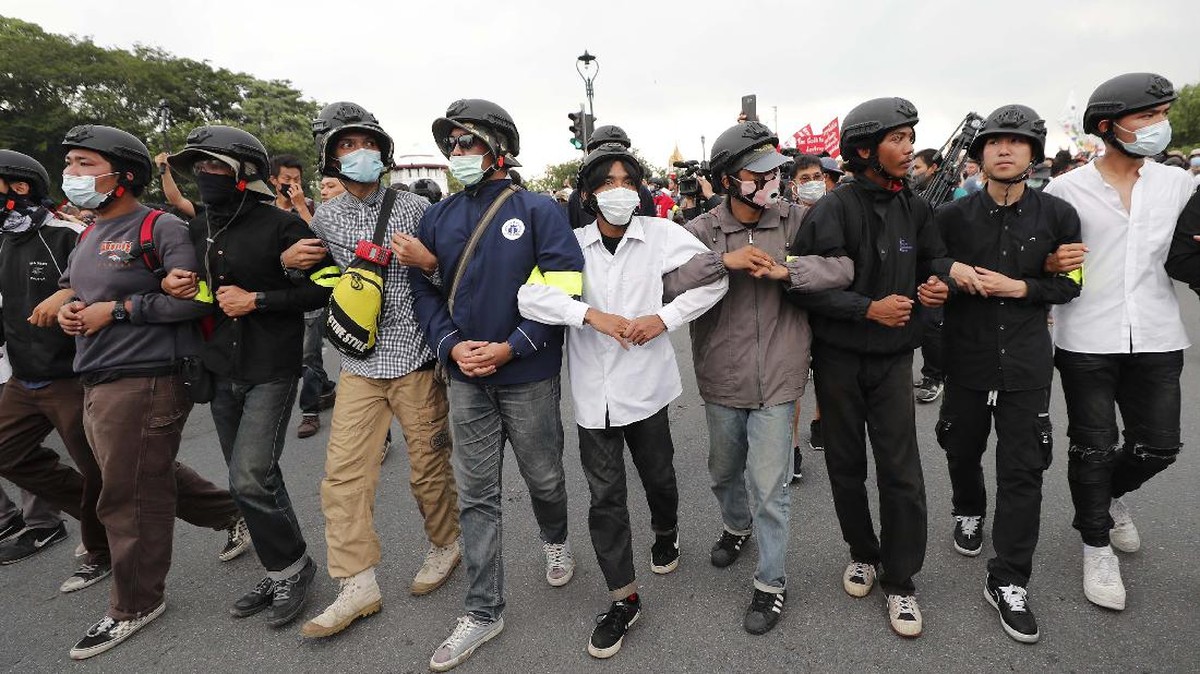 FOTO : Aktivis Pro-Demokrasi Tuntut Reformasi Thailand