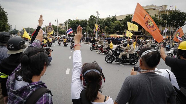 FOTO : Aktivis Pro-Demokrasi Tuntut Reformasi Thailand
