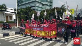 Buruh Tangerang Mulai Kumpul, Siap Bergerak ke Istana